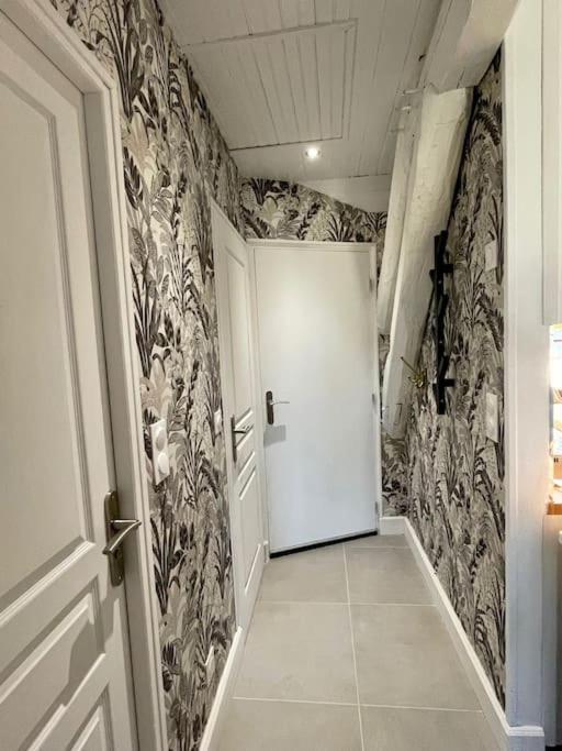 Appartement En Plein Centre Ville Milly-la-Foret Exteriér fotografie