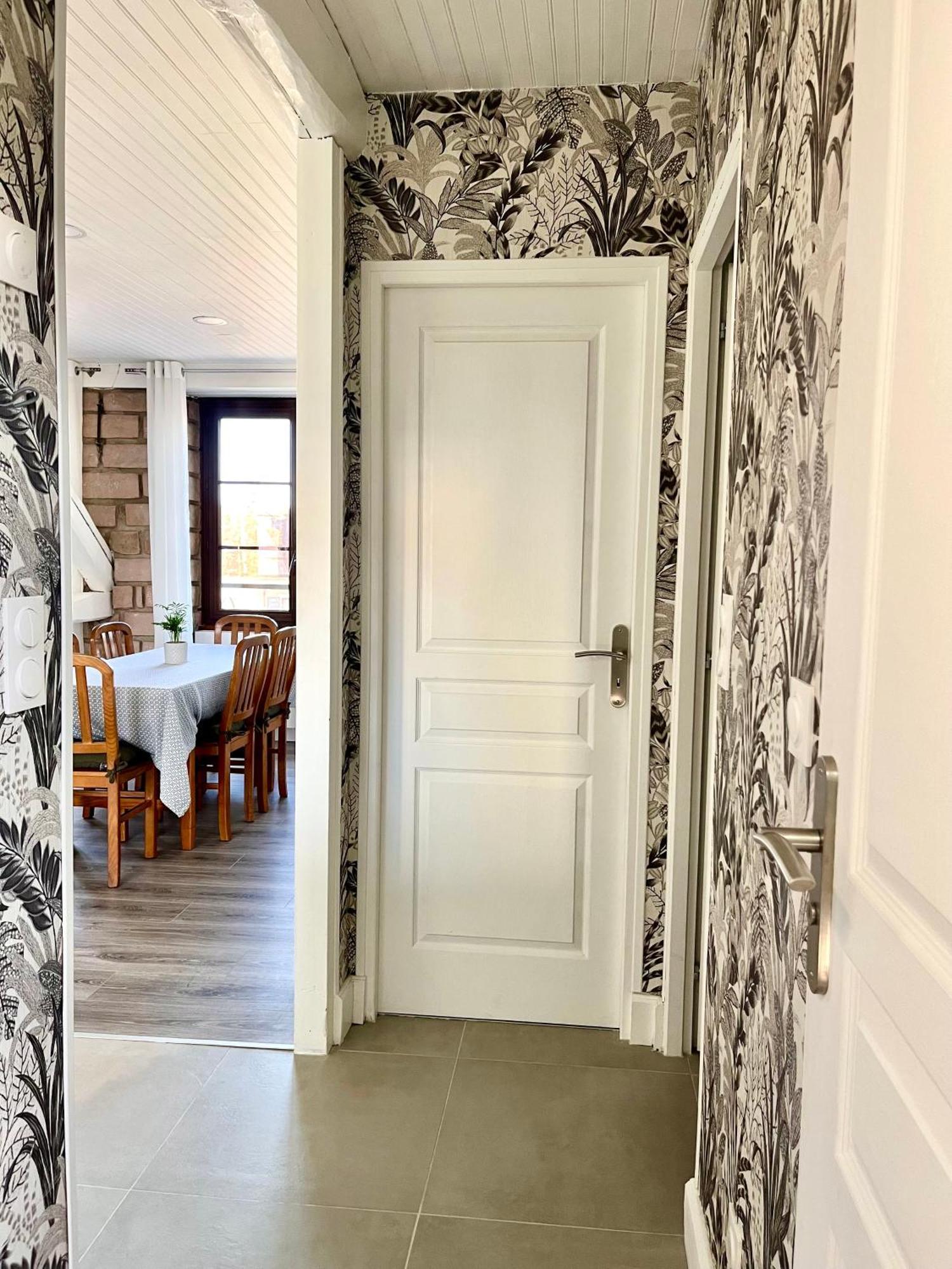 Appartement En Plein Centre Ville Milly-la-Foret Exteriér fotografie